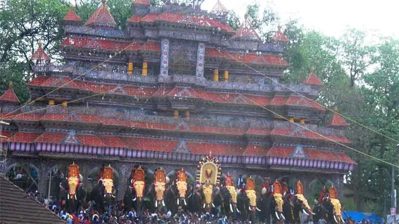 Nenmara Vallangi Vela in Kerala